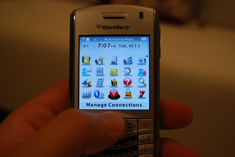 Illustration for article titled Hands On with Verizon's RIM BlackBerry Pearl 8130
